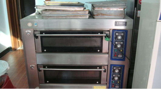 电烤箱和燃气烤箱哪个好?让你从此爱上厨房!