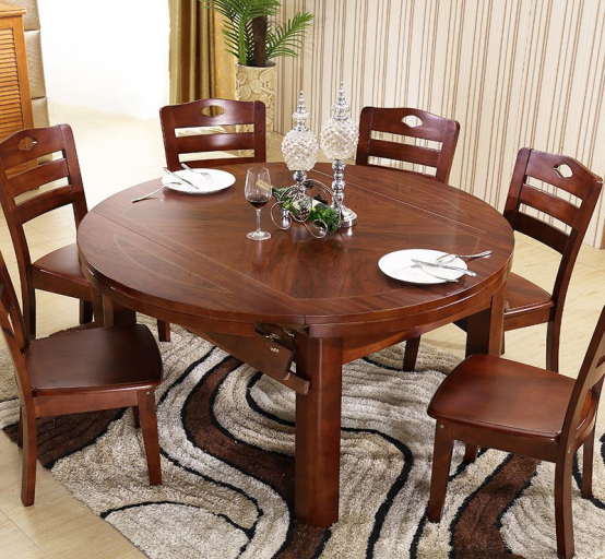 还在为挑选什么样的餐桌而发愁?家庭主妇透露：实木圆桌才是最佳选择!