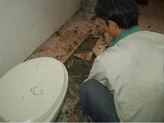 卫生间漏水怎么处理？找到原因巧处理，不用很苦恼！