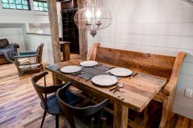 美式乡村风格小户型实木餐桌装修效果图