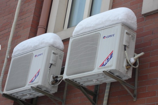 空调外机如何清洗？这些清洗方法简单易学，几步让你家的空调外机恢复光亮！