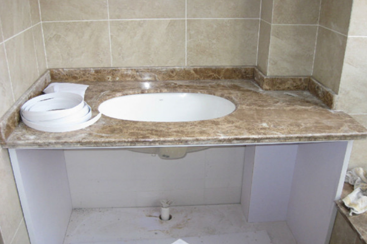 卫生间洗手台漏水怎么办？洗手台漏水不要慌，这几招轻松解决漏水问题！