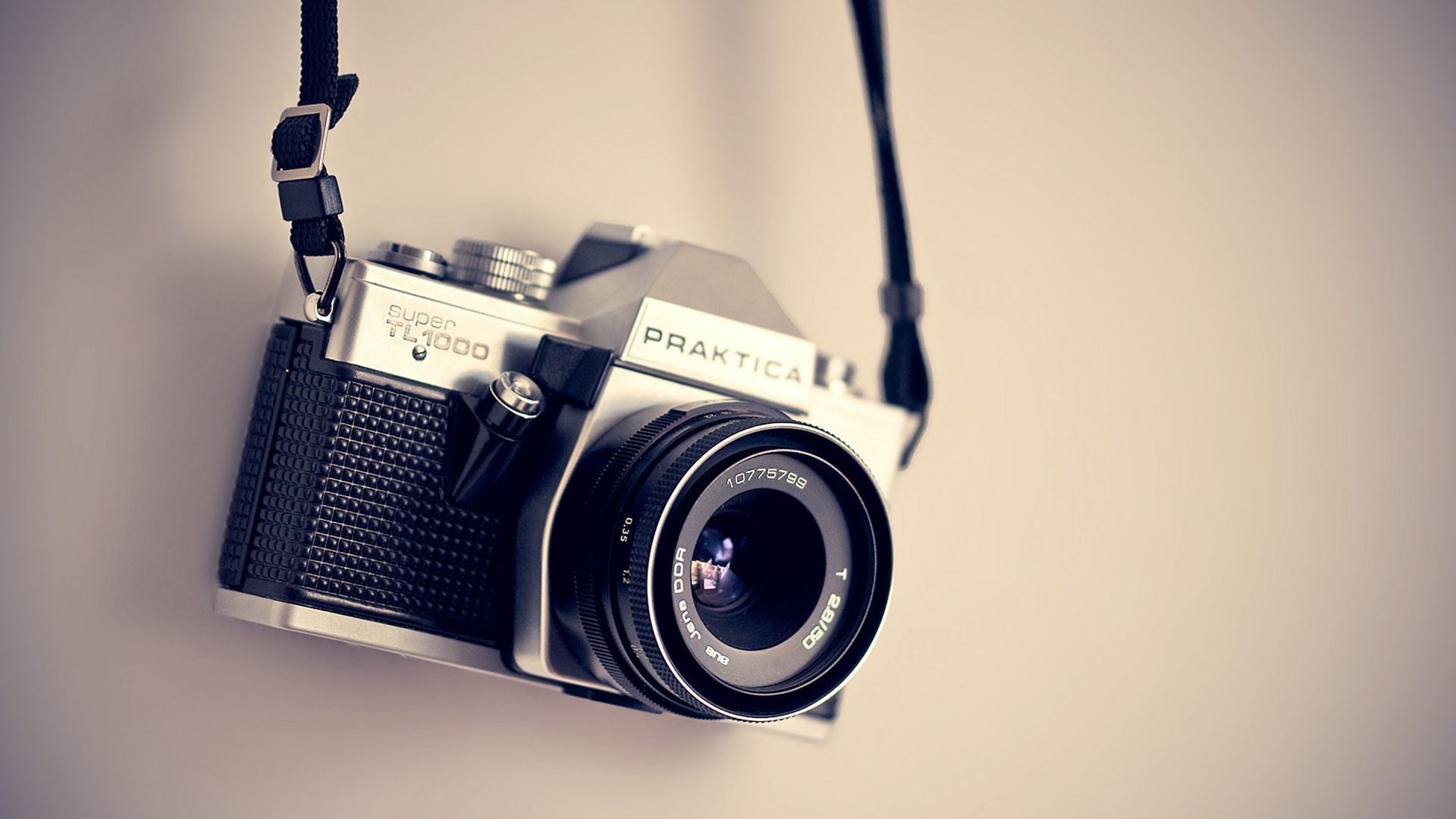 旧相机是什么垃圾？单反相机如何拍照？