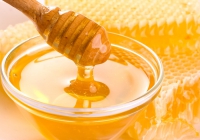 过期蜂蜜是什么垃圾？喝蜂蜜水有什么功效？