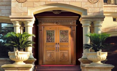 铜门的优点和缺点分别是什么?铜门使用的注意事项!