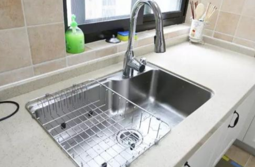 装修的时候厨房水槽可以改位置吗?更换水槽的安装方法麻烦吗?