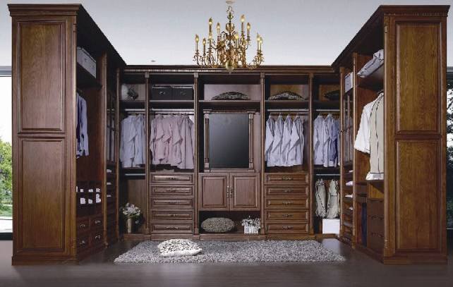 卧室装修时选择实木衣柜订制有哪些优点?实木衣柜好不好?